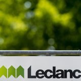 Le fabricant vaudois de batteries, toujours dans le rouge, assure avoir réduit sa perte nette par rapport à 2022. KEYSTONE/LAURENT GILLIERON